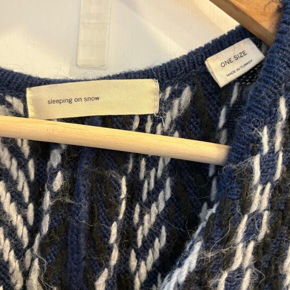 Sleeping on Snow ONE SIZE Tajo Jacquard Poncho Navy Cream GORGEOUS - Picture 5 of 8